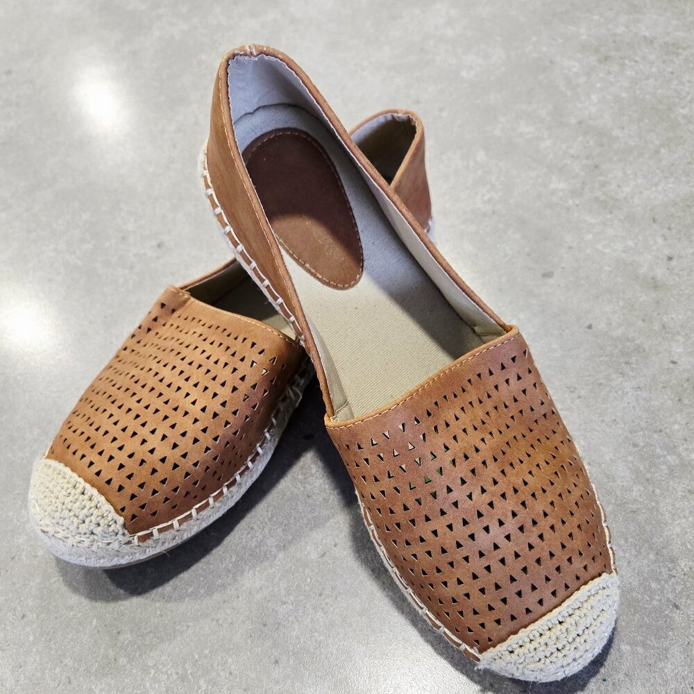 FOREVER Women's Suede Perforated Cap Toe Espadrilles - Tan/Natural - Size 7.5M